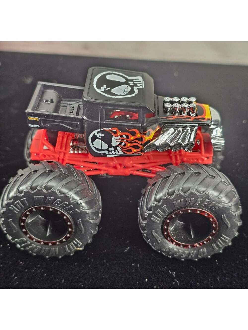 Hot Wheels Monster Truck Die-Cast Red & Black Bone Shaker Skull Flames Design